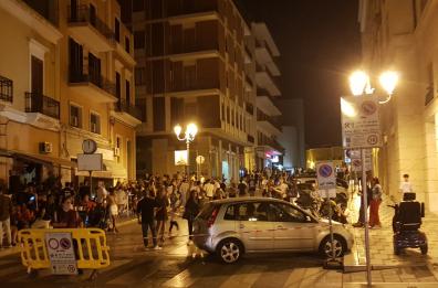 Brindisi, 30enne in ospedale colpito tra i locali della movida, l'arrestato: «mi sono difeso»