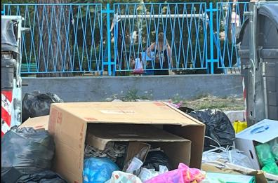 «Una vergogna quei cassonetti, il Noe e la Asl facciano qualcosa»: a Foggia nuovo esposto dei cittadini contro Amiu