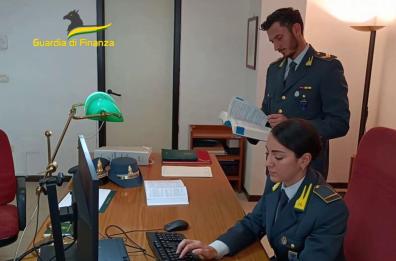 Bari, si fa pagare in contanti e evade le tasse per 20 anni: nuovo sequestro da 4,3 milioni a ex avvocato Chiariello