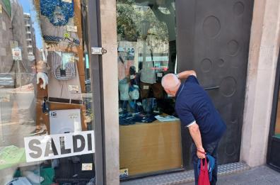 Bari, saldi e polemiche: «Ormai sono anacronistici»