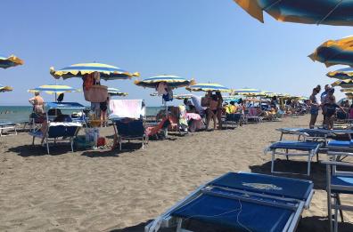 Margherita di Savoia, sfiorata una nuova tragedia: bimbo salvato mentre rischiava di annegare 
