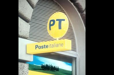 Taranto, telecamere nei bagni donne dell'ufficio postale: il direttore «spione» ricorre al Riesame