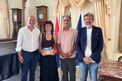 Turisti derubati a Taranto accolti in Municipio dopo la moto ritrovata