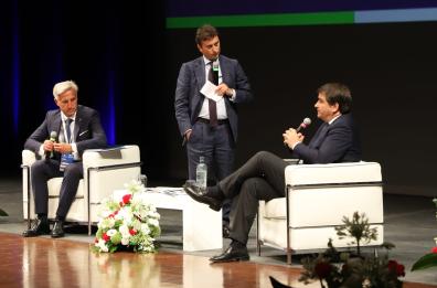 Assemblea generale Confindustria Bari-Bat, Decaro: «Sul Pnrr i Comuni sono vicini al traguardo». Bonomi: «Bene decontribuzione lavoro per il Sud»