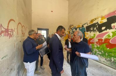 Bari, sopralluogo di Decaro all'ex Caserma Rossani sul cantiere per l'Accademia delle Belle Arti