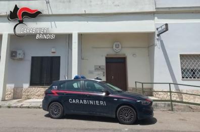 San Pancrazio, furti e shopping con carte di credito rubate: arrestato