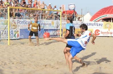 Vieste, Piemontese apre la due giorni dell'Italia Beach Soccer