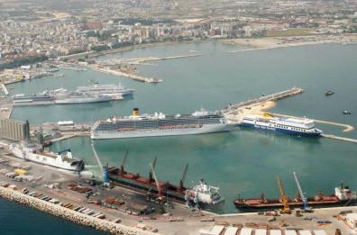 Droga dall'Albania al porto di Bari per essere spacciata in Calabria: 13 in carcere
