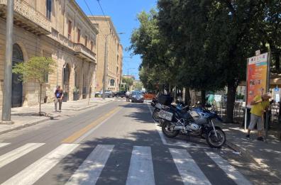 Lecce,  traffico in tilt per i lavori alla stazione: si corre con le valigie per non perdere il treno