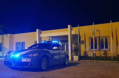 Trani, parcheggiatori abusivi allontanati da piazza Re Manfredi per un anno