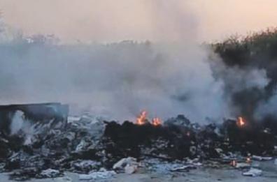 Rifiuti bruciati in discarica abusiva nella Bat, l'allarme degli agricoltori