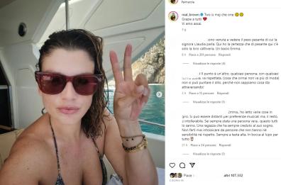 Emma vittima di body shaming sui social, la cantante replica: «Fate schifo»