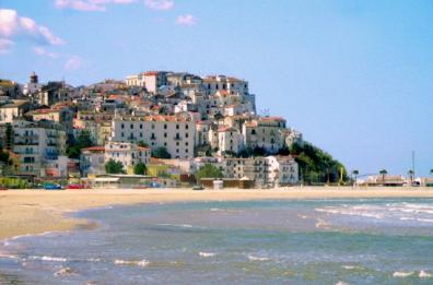 Alghe azzurre, la costa garganica è tutta balneabile: le rilevazioni dell'Arpa 