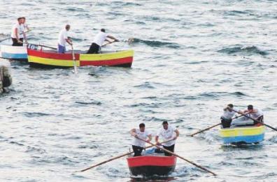 Palio di Taranto 2023, sfida a colpi di remi