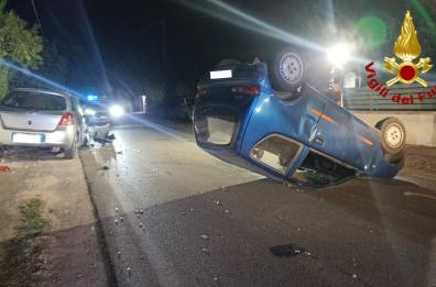 Schianto fra auto sulla Matino-Taviano, una si ribalta:  ferito un 55enne