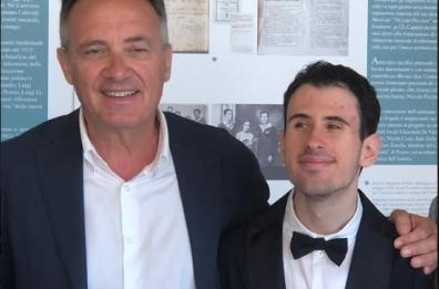 Bari, primo studente non vedente in Italia si laurea al Conservatorio