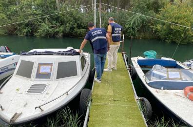 Il fiume Galeso di Taranto trasformato abusivamente in approdo barche