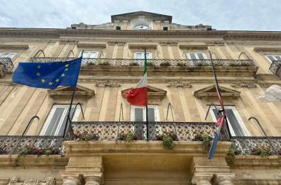 Taranto, bandiere a mezz'asta in onore di Celeste Fortunato l'attivista morta di leucemia