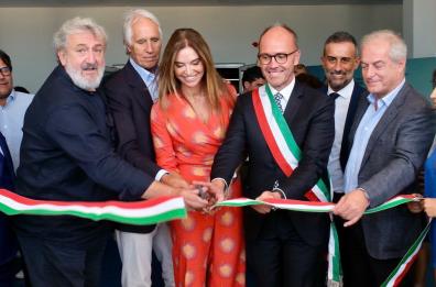Inaugurato il Palasport di Fasano: presenti Emiliano e Malagò