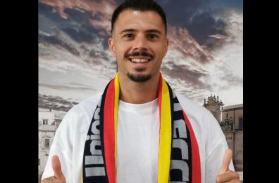 Lecce, lussazione alla spalla sinistra per il difensore Venuti