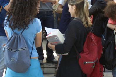 Livello di istruzione?  Brindisi nelle retrovie