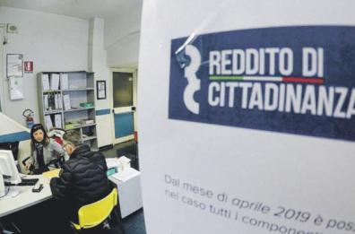 Bari, è corsa all’assegno unico nei Caf: dopo la sospensione del reddito di cittadinanza