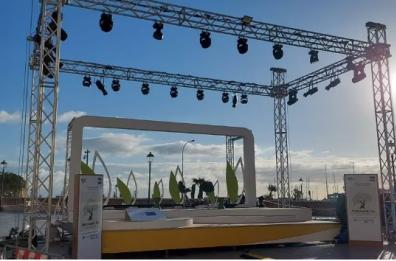 Bari, in piazza del Ferrarese il palco di Prix Italia che «s'illumina di meno»