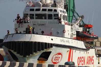 Brindisi, in arrivo nave Open Arms con 200 migranti salvati nel Mediterraneo
