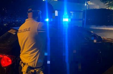 Bari, al volante con una patente falsa: scattano denuncia e sanzioni