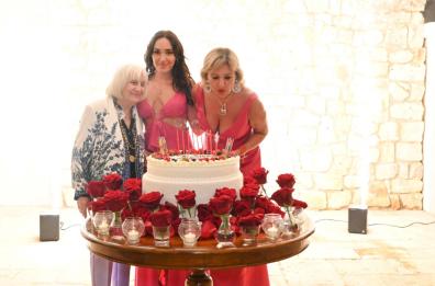 La festa di compleanno di Monica Setta riunisce tanti vip nel cuore della Puglia