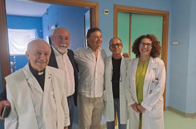 Dodi Battaglia dona televisori all'ospedale San Pio di Castellaneta
