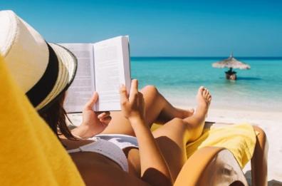 Se l'estate galoppa tra libri e politici