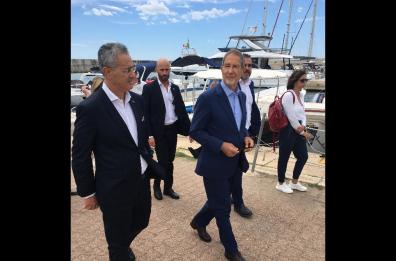 Musumeci lancia il porto di Taranto: «Siamo al lavoro per stimolare lo sviluppo»