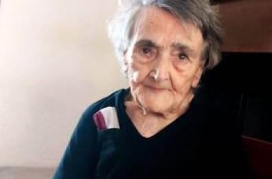Specchia festeggia le 100 candeline di nonna Lucia, la fornaia del paese