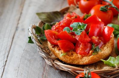 La frisella in chiave gourmet servita domani a Vitigliano di Santa Cesarea Terme