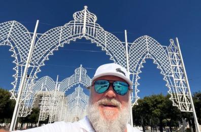 In Puglia per «scatenare l'inferno», Russell Crowe in vacanza tra Monopoli e Savelletri 