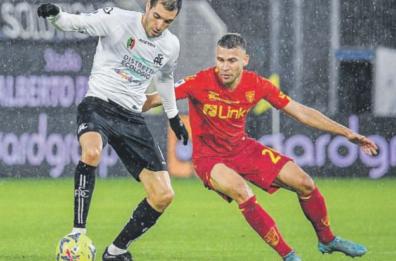 Calcio, oggi Lecce-Come: si alza il sipario con la sfida di Coppa Italia