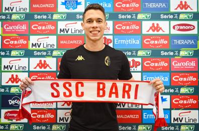 Calcio, il Bari ufficializza l'arrivo del portiere Brenno