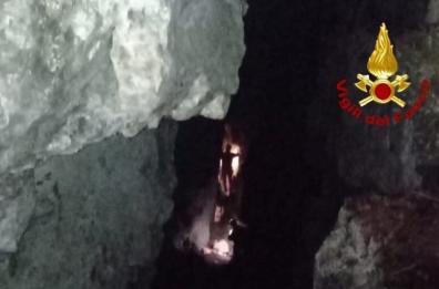 Recuperata la speleologa ferita in una grotta nel Salernitano