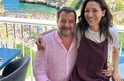 Ferragosto a Polignano ? La meraviglia del nostro mare conquista il ministro dei Trasporti Matteo Salvini
