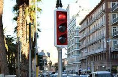 Bari, semafori intelligenti in città, luce rossa al bando in corso 