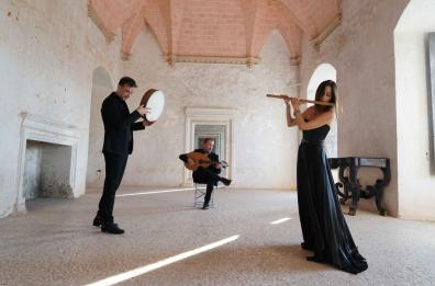 Il mirabile canto delle sirene nel Salento intimo

