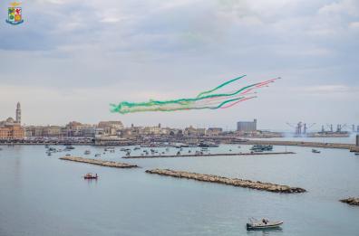La Puglia attende le Frecce Tricolori: il 25 agosto sorvolo su Bari, domenica air-show a Giovinazzo. Potenziati i trasporti