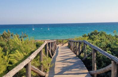 La Regione Puglia toglie i vincoli sulle dune: «Serve per proteggerle»