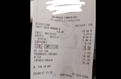 «Un euro per dividere una crêpe a metà», lo scontrino a Lecce fa discutere