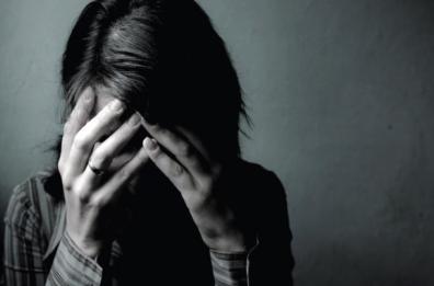 Ossessionato da una 22enne si fa assumere nel locale accanto al suo: 27enne del Leccese denunciato per stalking