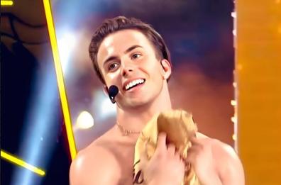 La danza di Mattia Zenzola nel «Musical Mare Fuori»