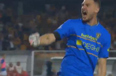 Calcio, nessuna esultanza offensiva di Falcone: il Lecce fa chiarezza