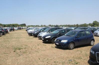 Puglia, sì a emendamento per parcheggi temporanei vicini ai lidi sino a 500 posti