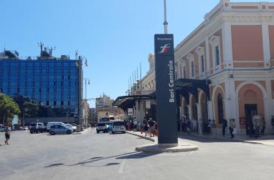 Bari, parlano i tassisti: «I turisti sono in calo, non è come il 2022»